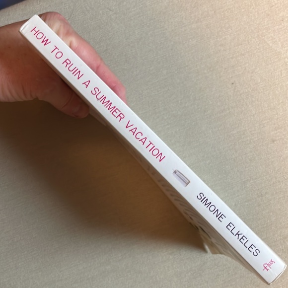 📚2/$6 How to Ruin a Summer Vacation #1 in How to Ruin Series - Picture 3 of 12